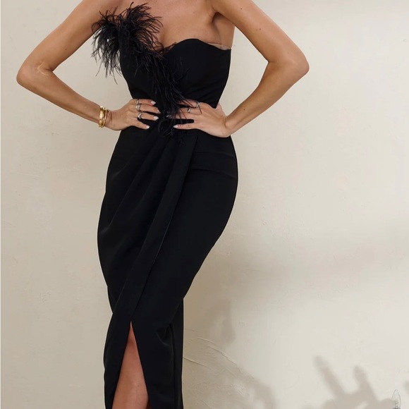 High Class Black Feather Dress - Picture 2 of 3